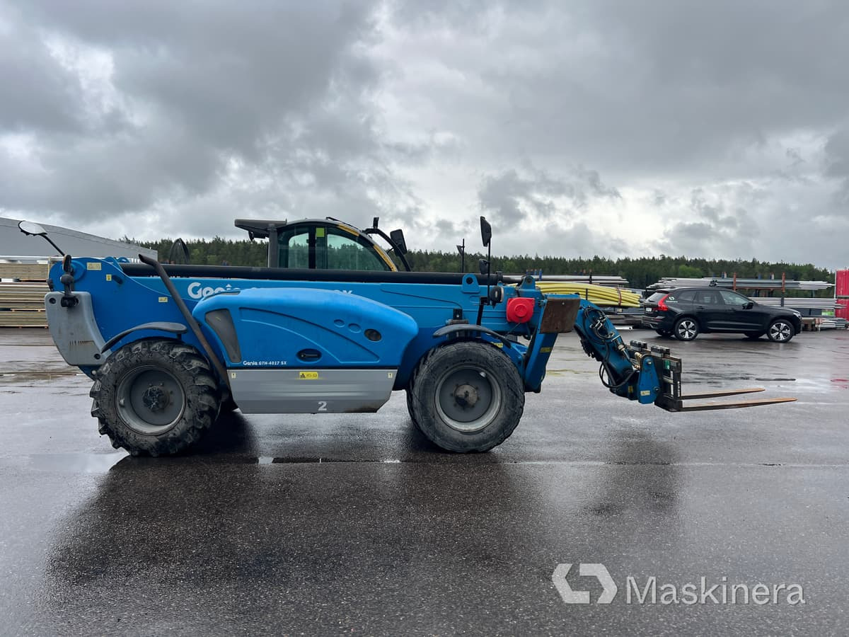 Teleskoplastare Genie GTH 4017SX med tillbehör - Chariot télescopique: photos 5 Teleskoplastare Genie GTH 4017SX med tillbehör - Chariot télescopique: photos 5