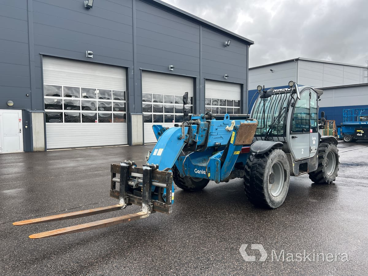 Teleskoplastare Genie GTH 4017SX med tillbehör - Chariot télescopique: photos 1 Teleskoplastare Genie GTH 4017SX med tillbehör - Chariot télescopique: photos 1