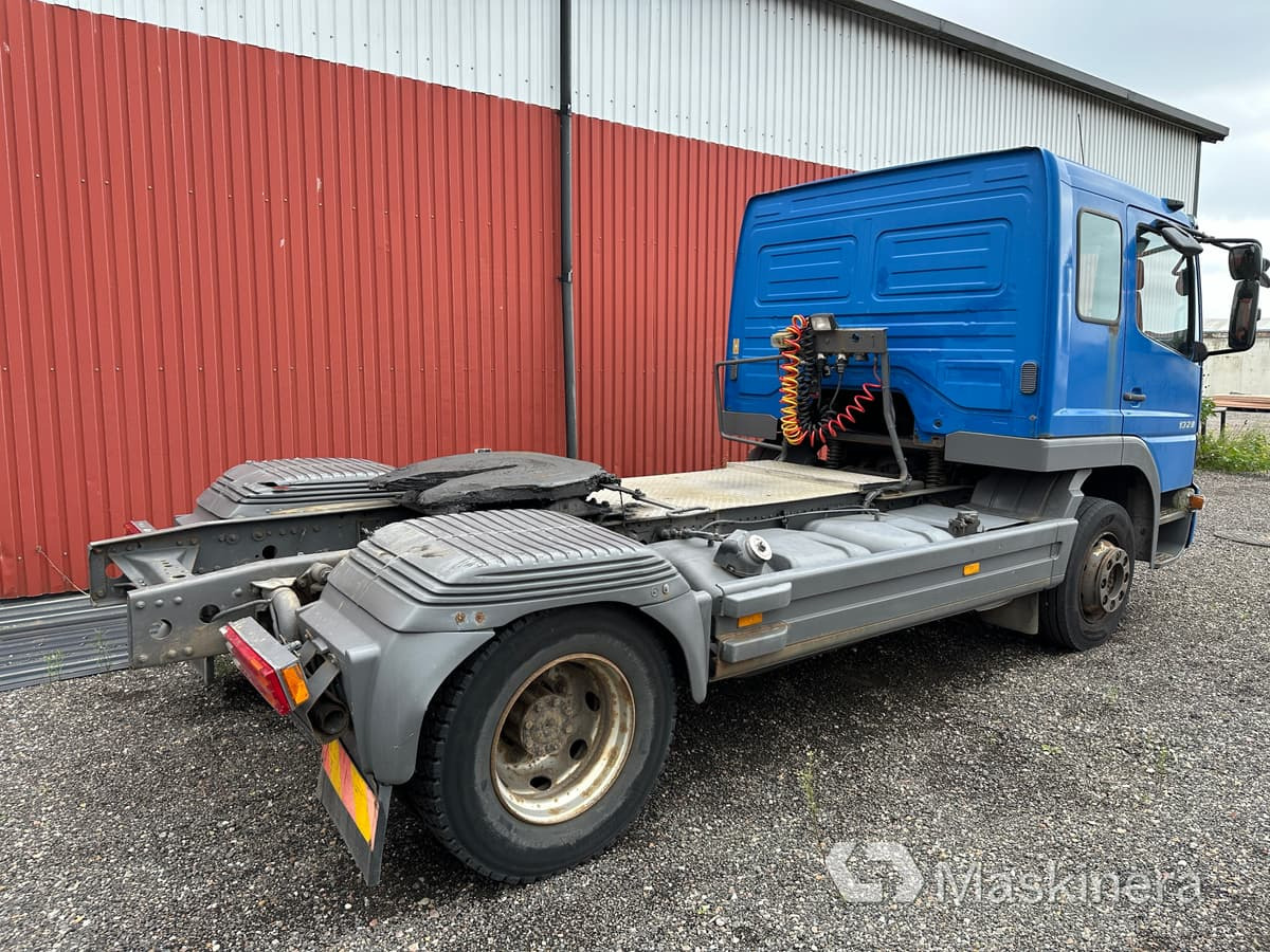Lastbil Mercedes-Benz Atego 1328 LS 4X - Tracteur routier: photos 3 Lastbil Mercedes-Benz Atego 1328 LS 4X - Tracteur routier: photos 3