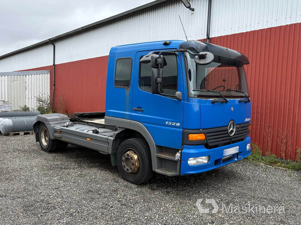 Lastbil Mercedes-Benz Atego 1328 LS 4X - Tracteur routier: photos 1 Lastbil Mercedes-Benz Atego 1328 LS 4X - Tracteur routier: photos 1
