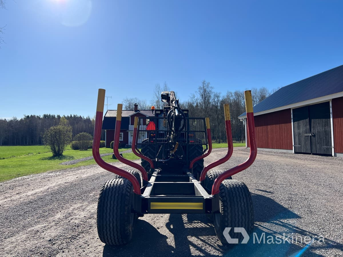 Tracteur agricole Valmet 805 / Palms 675 Traktor Valmet 805 med Skogsvagn Palms 675: photos 6