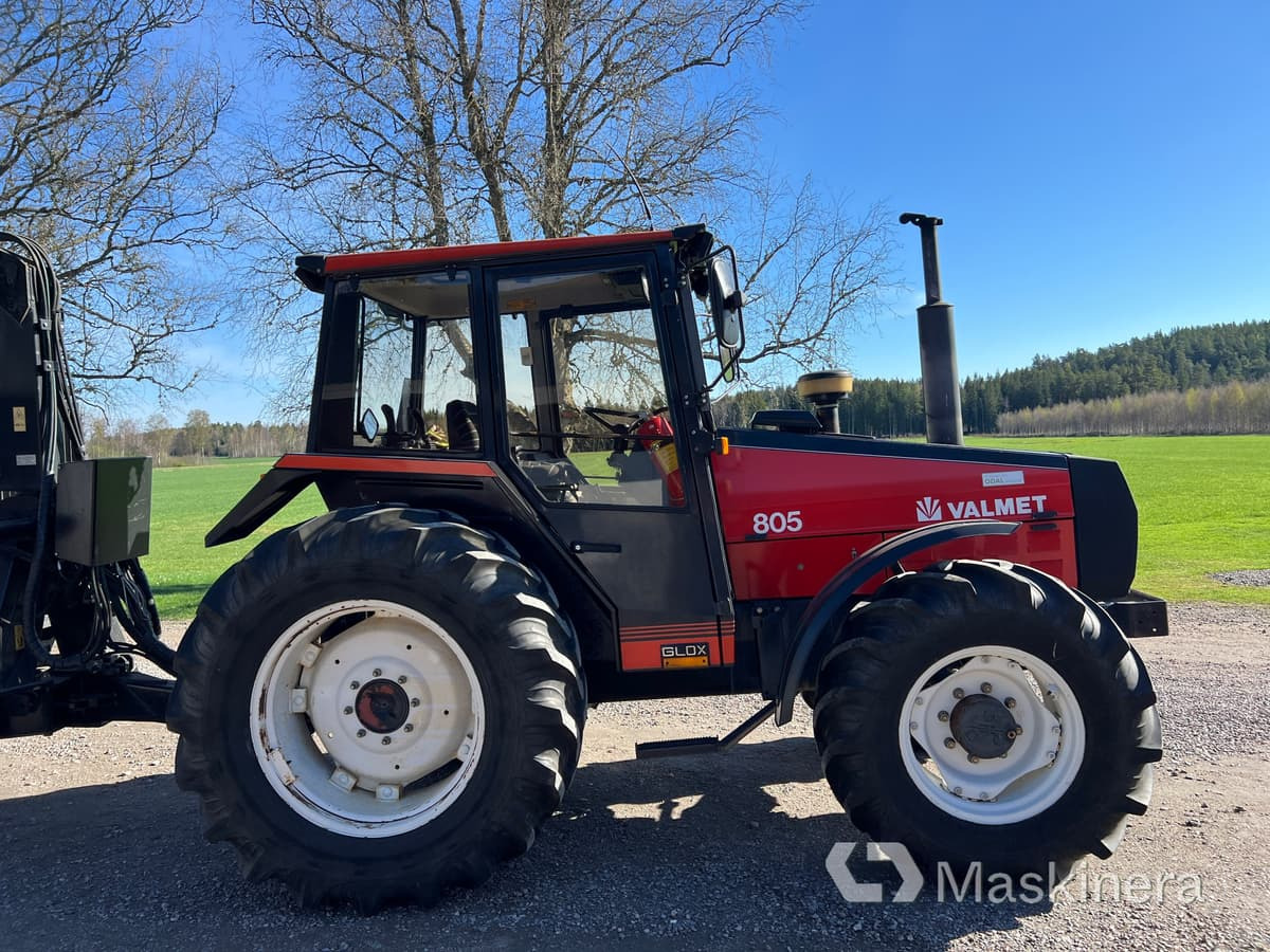 Tracteur agricole Valmet 805 / Palms 675 Traktor Valmet 805 med Skogsvagn Palms 675: photos 12