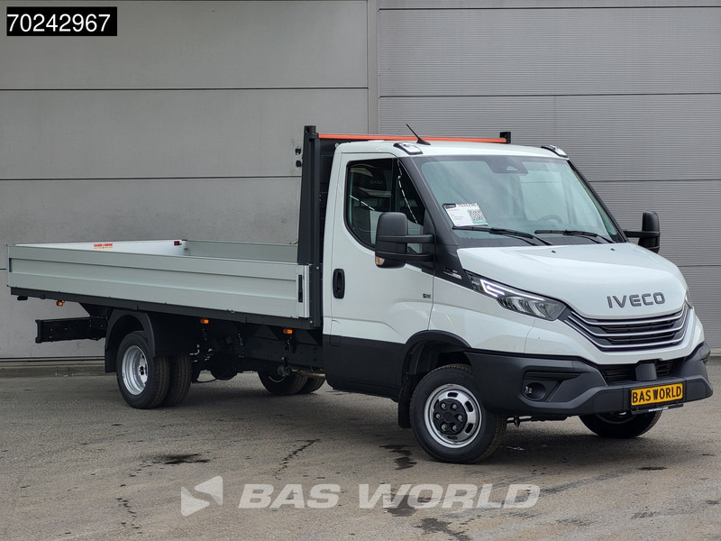 Iveco Daily 35C18 3.0L Automaat Nwe model 2025 Open laadbak Navi ACC LED 3,5T Trekvermogen Pritsche Pickup Airco - Utilitaire plateau: photos 3 Iveco Daily 35C18 3.0L Automaat Nwe model 2025 Open laadbak Navi ACC LED 3,5T Trekvermogen Pritsche Pickup Airco - Utilitaire plateau: photos 3