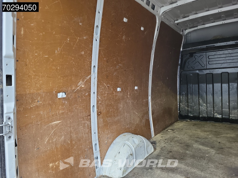 Iveco Daily 35S14 Automaat L2H2 3,5t Trekhaak LED Airco Cruise Navi Camera Euro6 APK 03-2026 L2 12m3 Airco Trekhaak Cruise control - Fourgon utilitaire: photos 5 Iveco Daily 35S14 Automaat L2H2 3,5t Trekhaak LED Airco Cruise Navi Camera Euro6 APK 03-2026 L2 12m3 Airco Trekhaak Cruise control - Fourgon utilitaire: photos 5