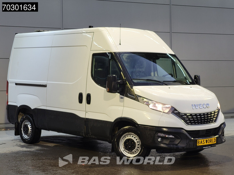 Iveco Daily 35S16 Automaat L2H2 3,5t Trekhaak ACC Navi Airco Camera Standkachel Euro6 L2 Airco Trekhaak - Fourgon utilitaire: photos 3 Iveco Daily 35S16 Automaat L2H2 3,5t Trekhaak ACC Navi Airco Camera Standkachel Euro6 L2 Airco Trekhaak - Fourgon utilitaire: photos 3