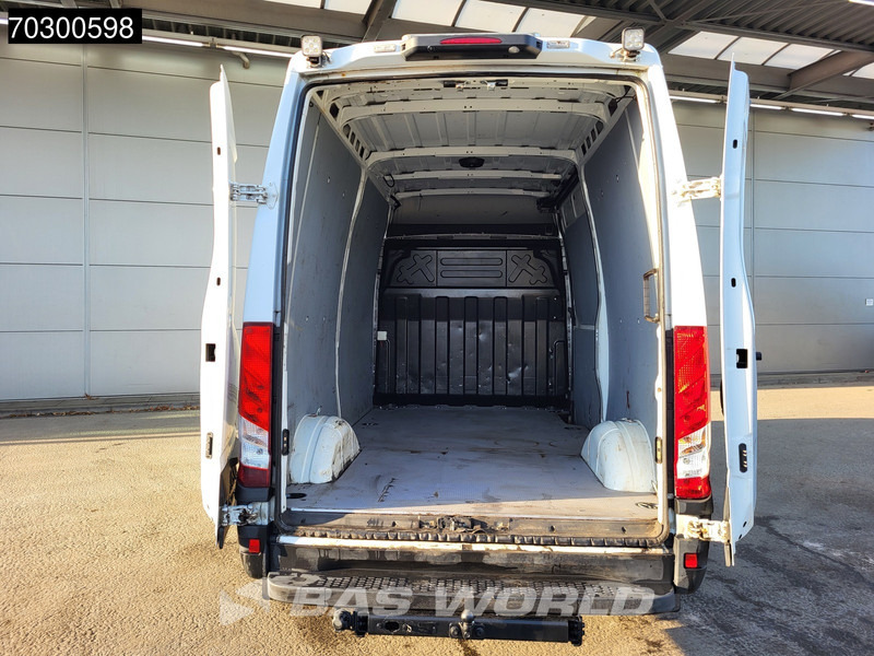 Iveco Daily 35S16 Automaat L2H2 3,5t Trekhaak Navi Airco Cruise Camera Standkachel Euro6 L2 Airco Trekhaak - Fourgon utilitaire: photos 3 Iveco Daily 35S16 Automaat L2H2 3,5t Trekhaak Navi Airco Cruise Camera Standkachel Euro6 L2 Airco Trekhaak - Fourgon utilitaire: photos 3