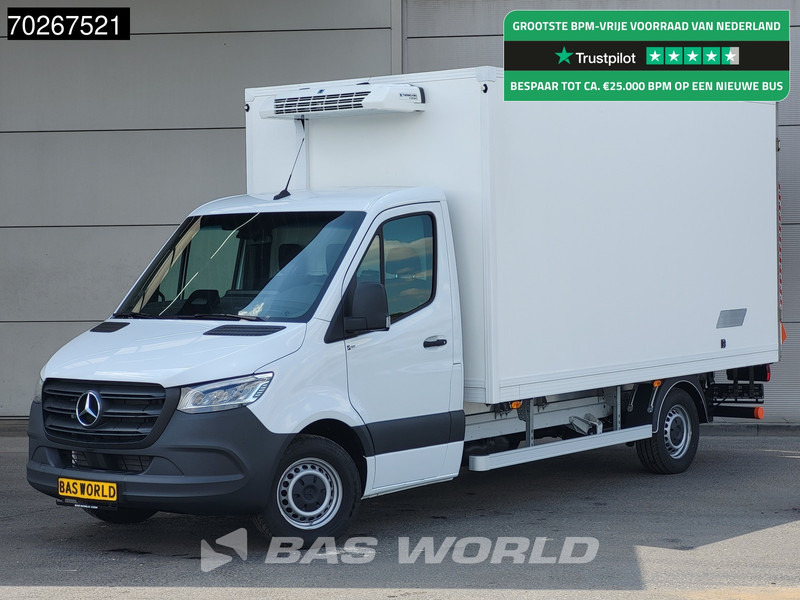Mercedes-Benz Sprinter 317 CDI Koelwagen Vriezer Laadklep Thermo King V-200 MAX 230V Stekker LED Airco 10inch MBUX CarPlay Euro6 Koel Koeler Kühl Kühle - Utilitaire frigorifique: photos 1 Mercedes-Benz Sprinter 317 CDI Koelwagen Vriezer Laadklep Thermo King V-200 MAX 230V Stekker LED Airco 10inch MBUX CarPlay Euro6 Koel Koeler Kühl Kühle - Utilitaire frigorifique: photos 1