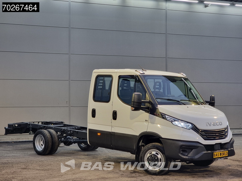 Iveco Daily 35C18 3.0L Dubbel Cabine Chassis 410WB 2025 model LED Navi Camera Airco Cruise Fahrgestell Airco Dubbel cabine Cruise control - Véhicule utilitaire: photos 3 Iveco Daily 35C18 3.0L Dubbel Cabine Chassis 410WB 2025 model LED Navi Camera Airco Cruise Fahrgestell Airco Dubbel cabine Cruise control - Véhicule utilitaire: photos 3