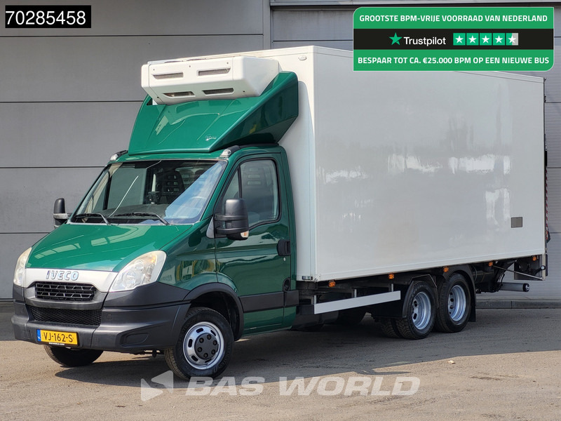 Iveco Daily 40C15 BE Combi Koelwagen Veldhuizen 2100kg Laadvermogen Laadklep Zijdeur Cruise Camera Euro5 Koel Koeler Kühl Kühler Kühlwagen K - Véhicule utilitaire: photos 1 Iveco Daily 40C15 BE Combi Koelwagen Veldhuizen 2100kg Laadvermogen Laadklep Zijdeur Cruise Camera Euro5 Koel Koeler Kühl Kühler Kühlwagen K - Véhicule utilitaire: photos 1