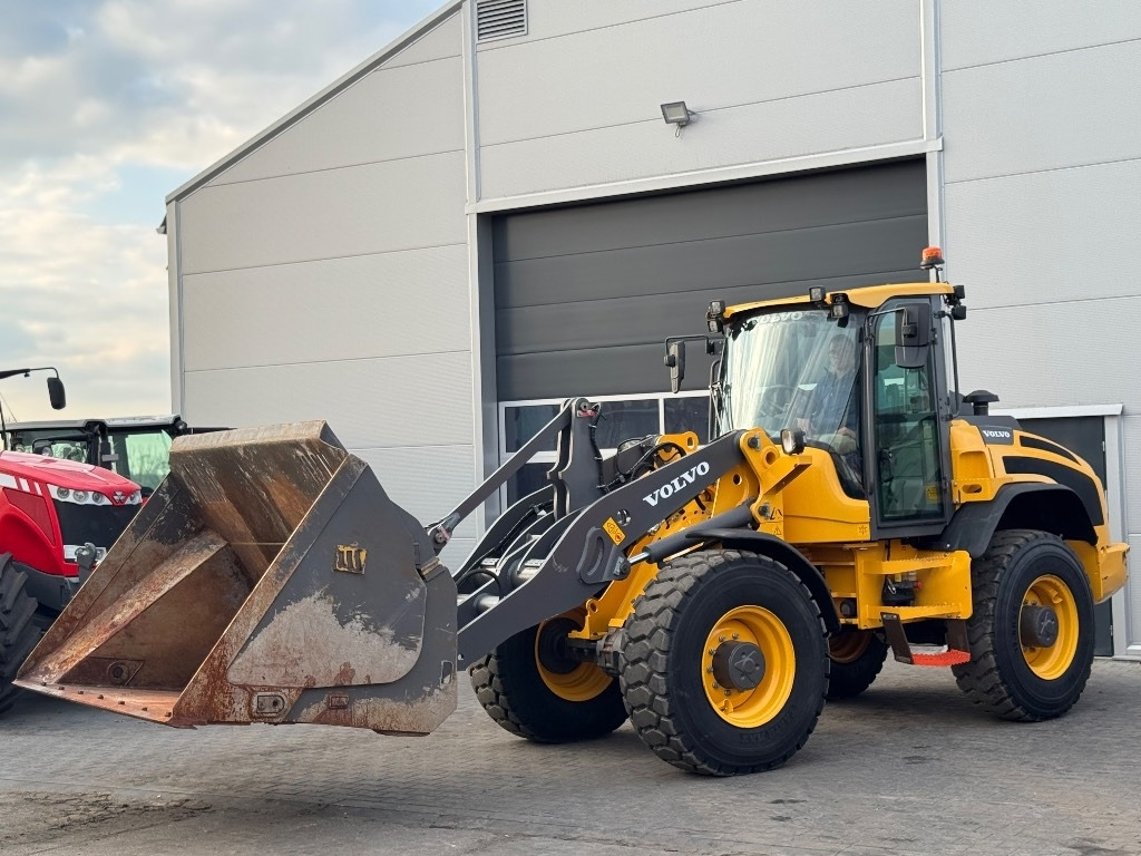 Volvo L 45 H - Chargeuse sur pneus: photos 2 Volvo L 45 H - Chargeuse sur pneus: photos 2