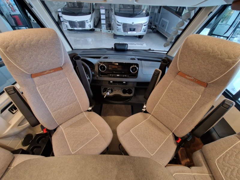 Carthago Carthago C2 Tourer I Mercedes 145 RB-LE - Camping-car intégral: photos 5 Carthago Carthago C2 Tourer I Mercedes 145 RB-LE - Camping-car intégral: photos 5