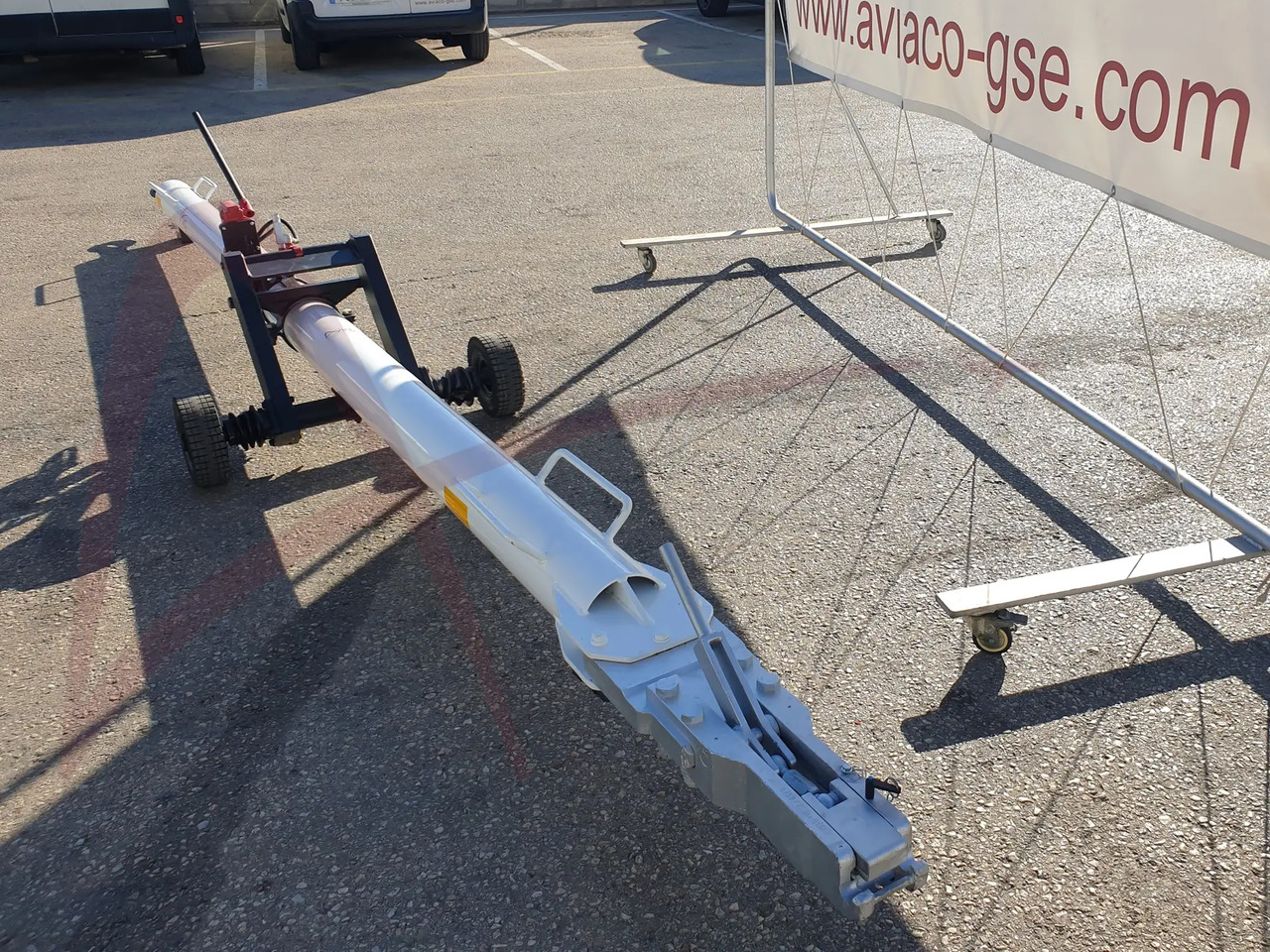 FLADUNG B737 - Équipement aéroportuaire: photos 2 FLADUNG B737 - Équipement aéroportuaire: photos 2