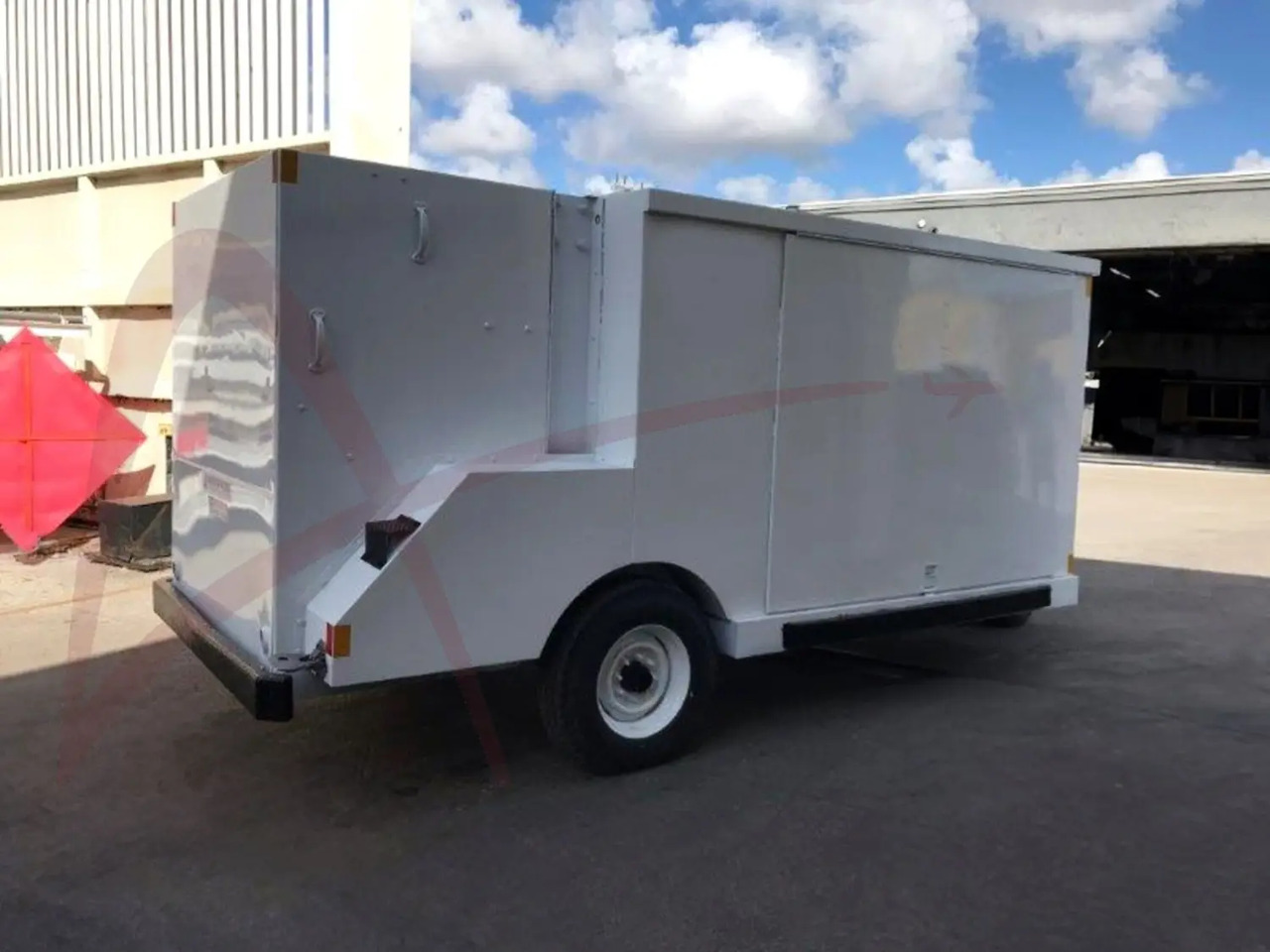 STEWART & STEVENSON TMAC-250 - Équipement aéroportuaire: photos 2 STEWART & STEVENSON TMAC-250 - Équipement aéroportuaire: photos 2