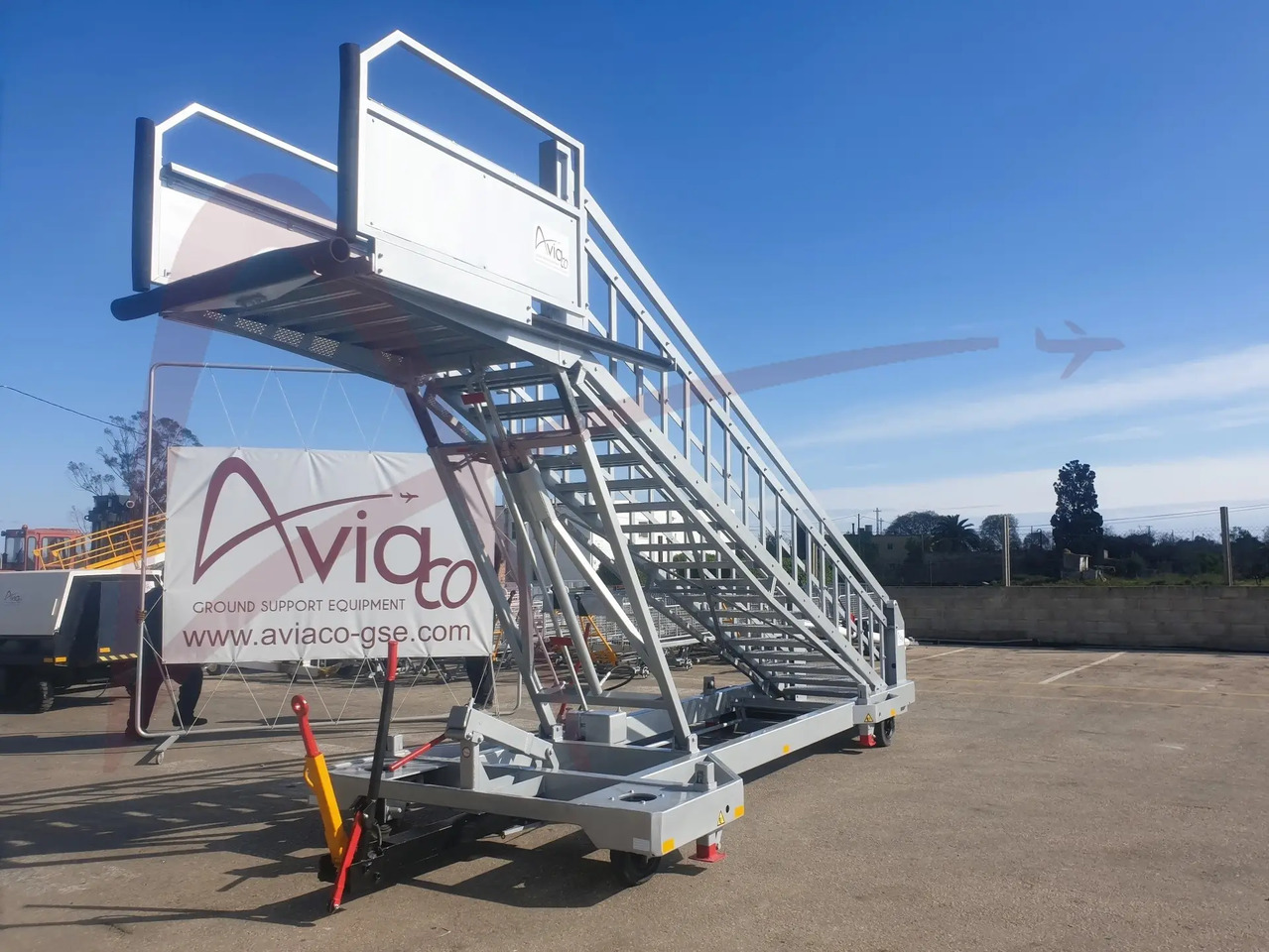 Escalier d'embarquement MASTER EQUIPMENT STR710-14: photos 1