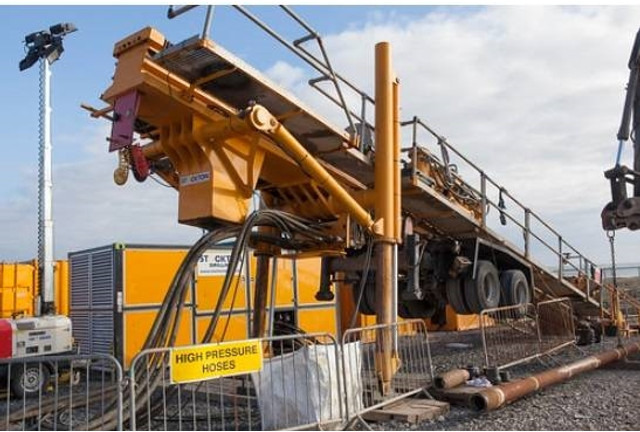 Heavy dril rig 10 ton, including 60 drill rod !! - Foreuse: photos 1 Heavy dril rig 10 ton, including 60 drill rod !! - Foreuse: photos 1