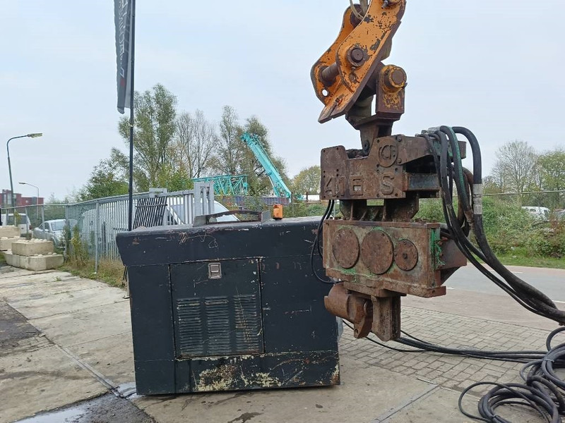 ICE 418s 70 pile driver powerpack hydraulische hei - Mât de battage: photos 2 ICE 418s 70 pile driver powerpack hydraulische hei - Mât de battage: photos 2