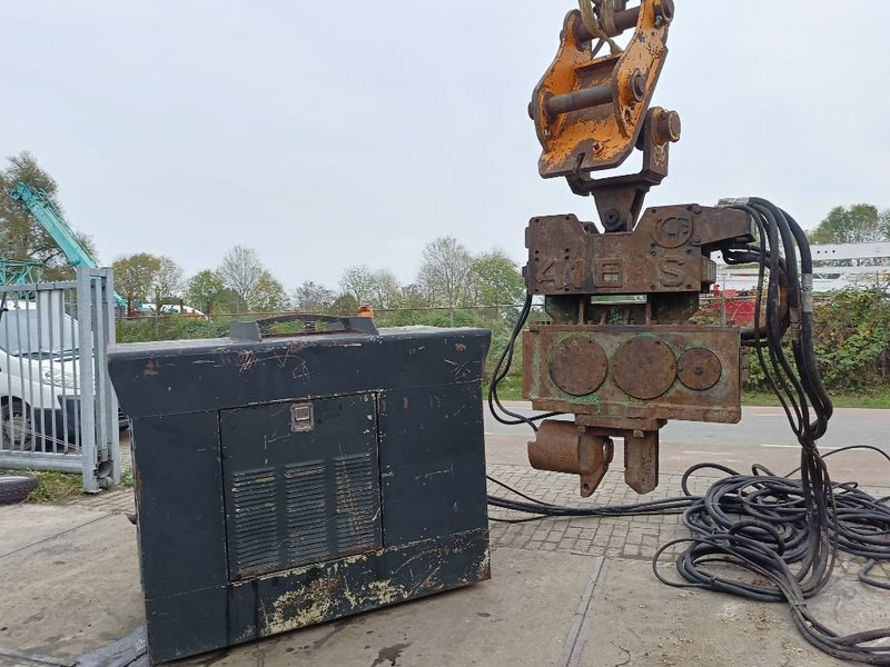 ICE 418s 70 pile driver powerpack hydraulische hei - Mât de battage: photos 1 ICE 418s 70 pile driver powerpack hydraulische hei - Mât de battage: photos 1