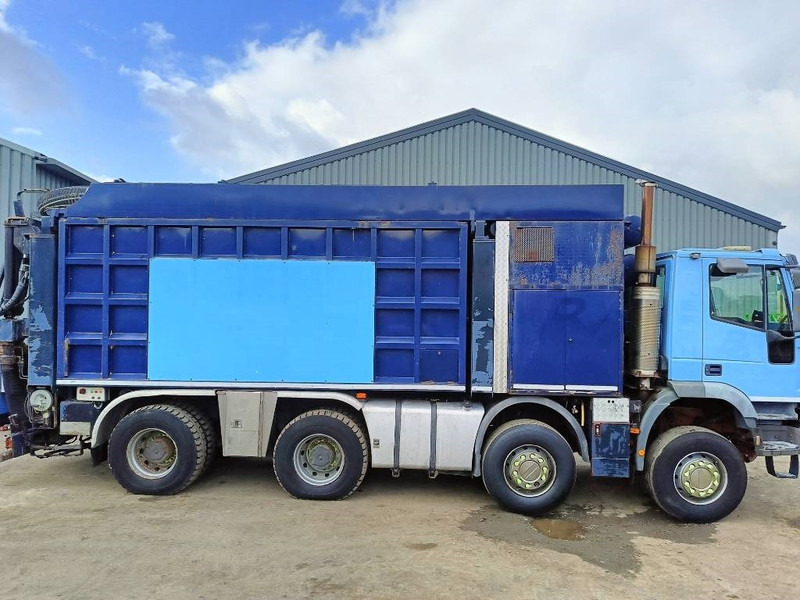 Iveco Cursor 440 rsp ese 41/14 zuigwagen saugbagger vacu - Camion hydrocureur: photos 5 Iveco Cursor 440 rsp ese 41/14 zuigwagen saugbagger vacu - Camion hydrocureur: photos 5