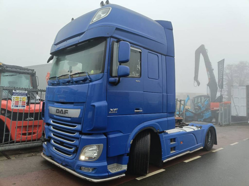 DAF XF 510 superspacecab 518.000 km truck trekker - Tracteur routier: photos 2 DAF XF 510 superspacecab 518.000 km truck trekker - Tracteur routier: photos 2