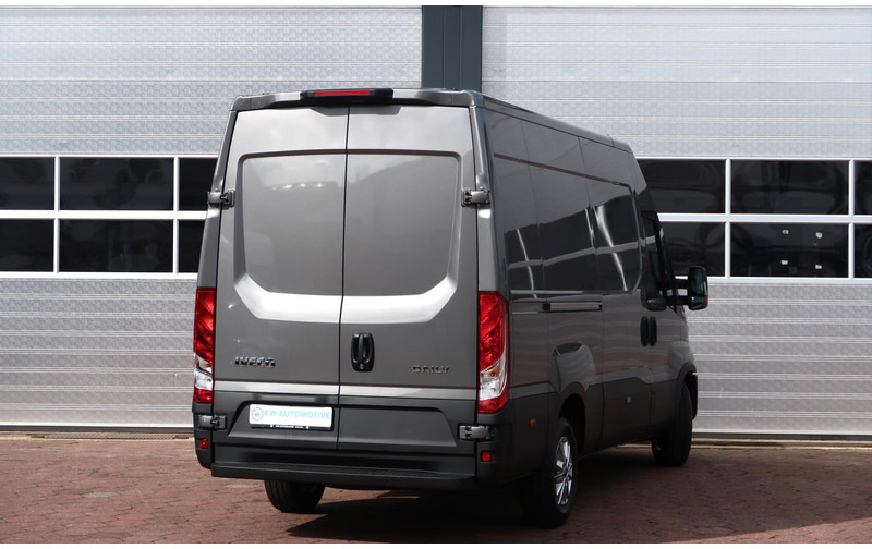 Iveco Daily 35S18HV 3.0 35 L2H2 BPM VRIJ/ LED/ NAVI/ CAMERA/ CLIMA - Fourgon utilitaire: photos 4 Iveco Daily 35S18HV 3.0 35 L2H2 BPM VRIJ/ LED/ NAVI/ CAMERA/ CLIMA - Fourgon utilitaire: photos 4