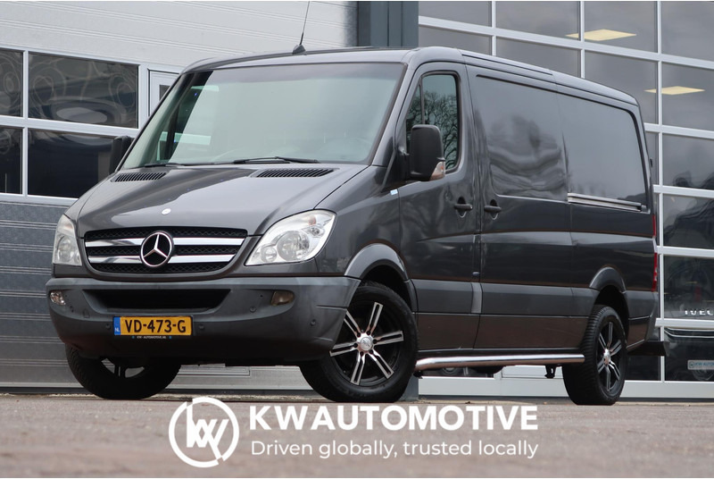 Mercedes-Benz Sprinter 313 2.2 CDI L2H1 AUT/ CAMERA/ 1E EIG/ 2X DEUR/ CRUISE/ AIRCO/ NAVI/ TREKHAAK - Fourgon utilitaire, Utilitaire double cabine: photos 1 Mercedes-Benz Sprinter 313 2.2 CDI L2H1 AUT/ CAMERA/ 1E EIG/ 2X DEUR/ CRUISE/ AIRCO/ NAVI/ TREKHAAK - Fourgon utilitaire, Utilitaire double cabine: photos 1