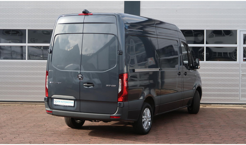 Mercedes-Benz Sprinter 317 CDI L2H2 RWD BPM VRIJ/ AUT/ 3.5T/ LED/ CAMERA/ MBUX/ CRUISE/ CLIMA - Fourgon utilitaire: photos 4 Mercedes-Benz Sprinter 317 CDI L2H2 RWD BPM VRIJ/ AUT/ 3.5T/ LED/ CAMERA/ MBUX/ CRUISE/ CLIMA - Fourgon utilitaire: photos 4