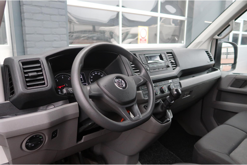 Volkswagen Crafter 35 2.0 TDI LAADKLEP/ AIRCO/ CRUISE - Fourgon utilitaire: photos 2 Volkswagen Crafter 35 2.0 TDI LAADKLEP/ AIRCO/ CRUISE - Fourgon utilitaire: photos 2