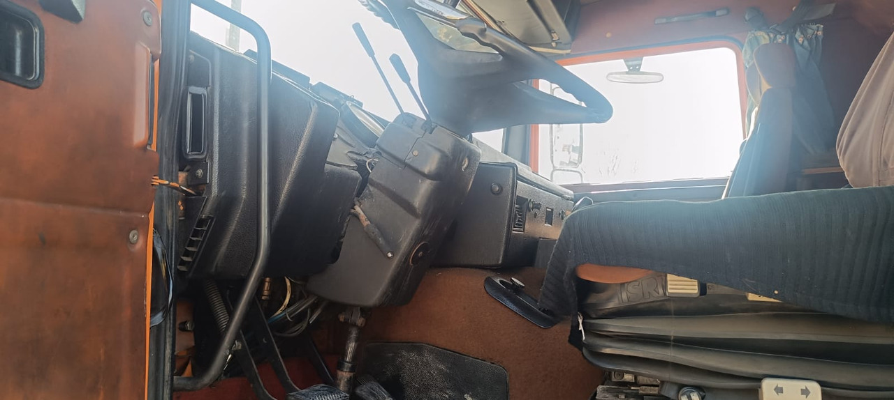 Camion VOLVO F10: photos 6