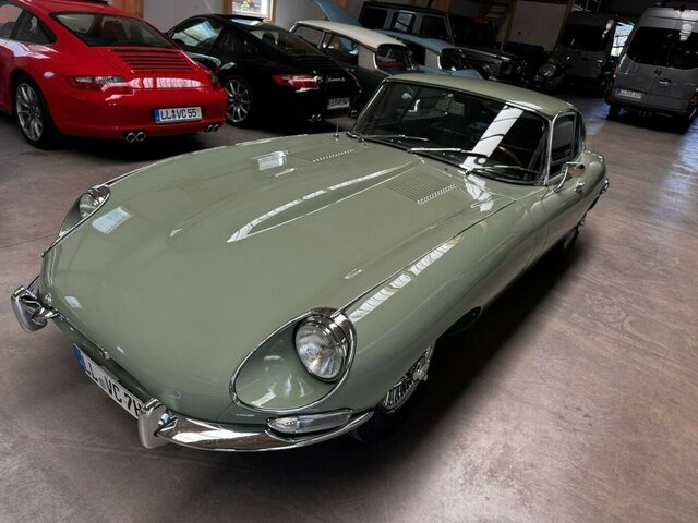 JAGUAR E-Type 4.2 Litre Series 1.5 FHC makellos... - Voiture: photos 5 JAGUAR E-Type 4.2 Litre Series 1.5 FHC makellos... - Voiture: photos 5