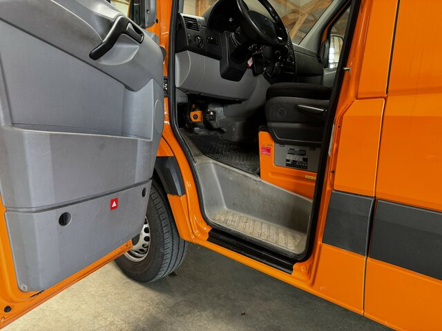 MERCEDES-BENZ Sprinter 316 CDI 4x4 Allrad L2H2 1. Hand! - Fourgon utilitaire, Utilitaire double cabine: photos 3 MERCEDES-BENZ Sprinter 316 CDI 4x4 Allrad L2H2 1. Hand! - Fourgon utilitaire, Utilitaire double cabine: photos 3