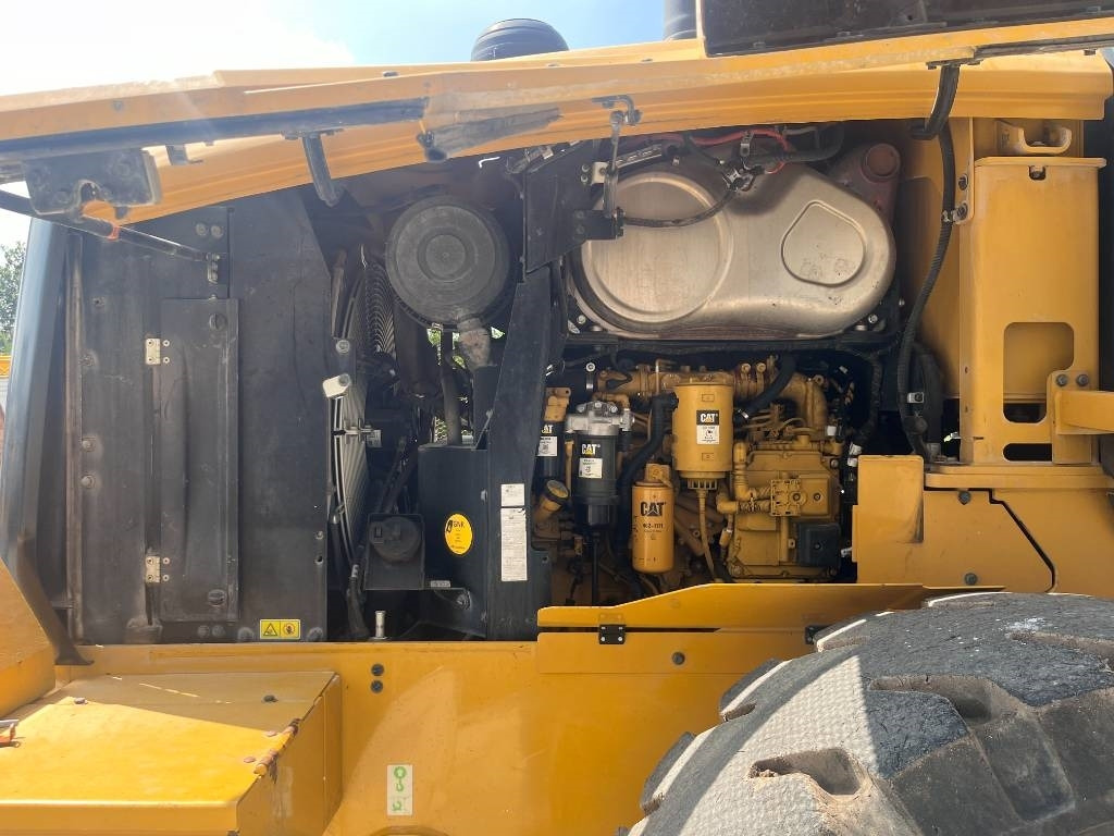 Chargeuse sur pneus CAT 938M: photos 17