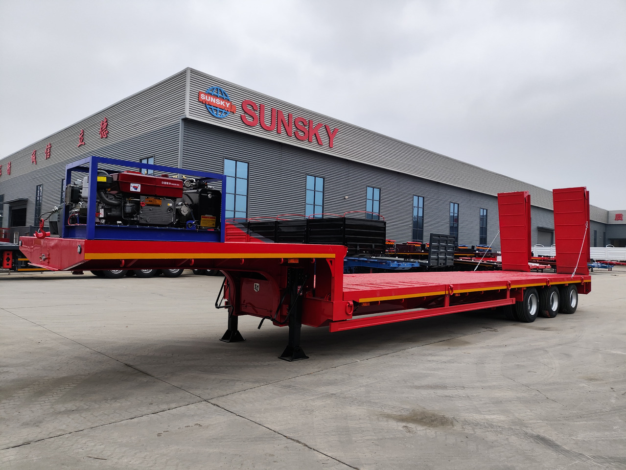 SUNSKY 30Ton lowbed trailer - Semi-remorque surbaissé: photos 2 SUNSKY 30Ton lowbed trailer - Semi-remorque surbaissé: photos 2