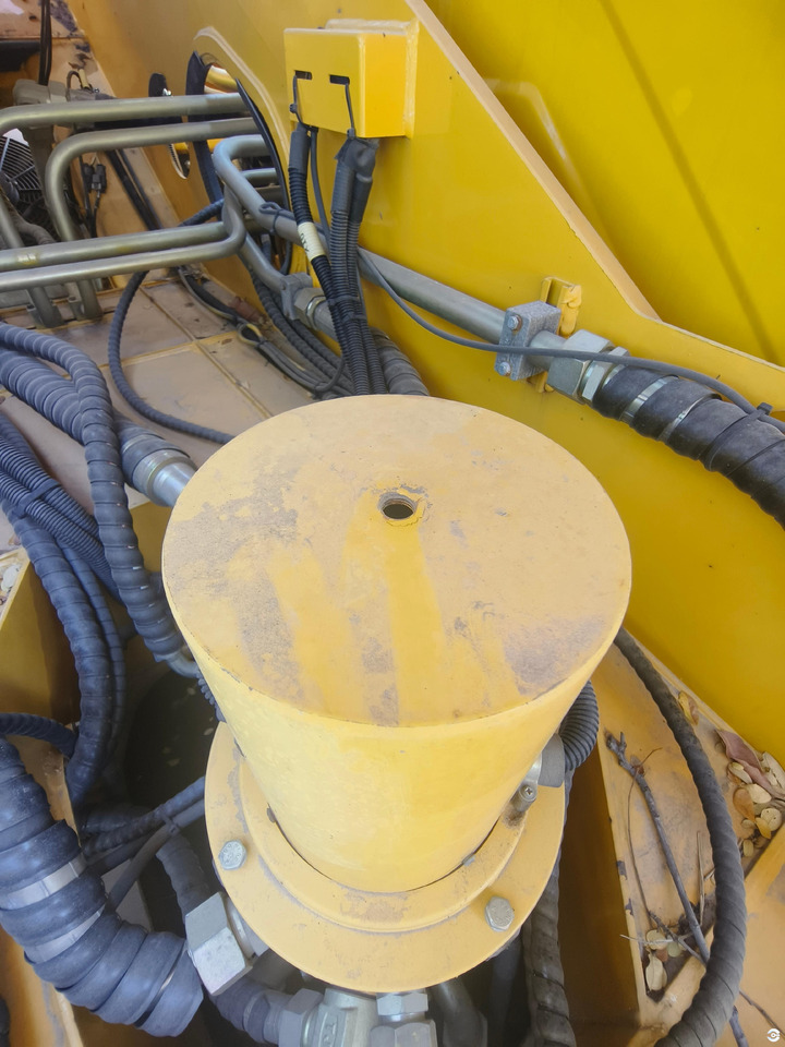 XCMG XCT30_Y 30ton truck crane hydraulic system lift machine price - Engins de chantier: photos 3 XCMG XCT30_Y 30ton truck crane hydraulic system lift machine price - Engins de chantier: photos 3