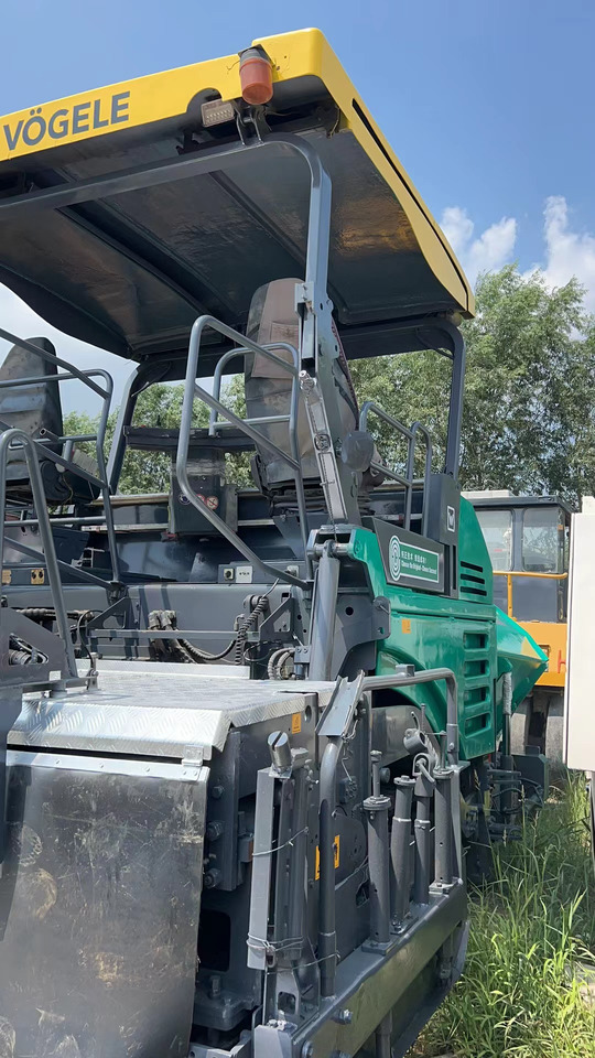 VOGELE S1880-3L Used paver laying machine 10m concrete road asphalt paver - Finisseur: photos 4 VOGELE S1880-3L Used paver laying machine 10m concrete road asphalt paver - Finisseur: photos 4