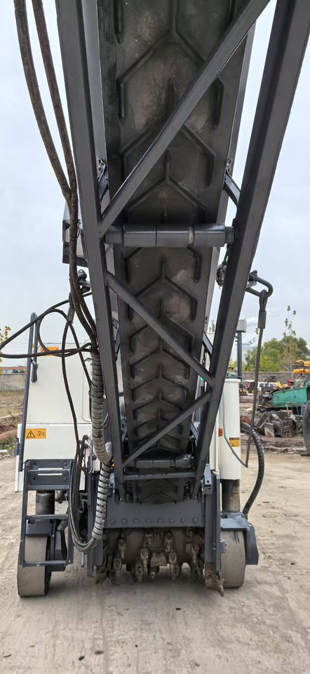 Fraiseuse à froid WIRTGEN Road Machine W-100H Used Asphalt Milling Machine With High Quality: photos 9