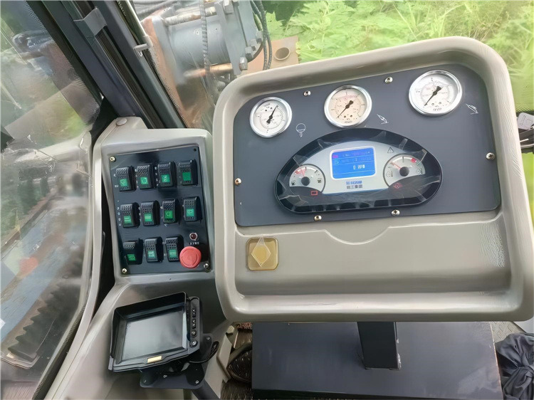 XCMG 2020 Year Xz680 Used HDD Machine Horizontal Directional Drilling Rig for Sale - Foreuse: photos 5 XCMG 2020 Year Xz680 Used HDD Machine Horizontal Directional Drilling Rig for Sale - Foreuse: photos 5
