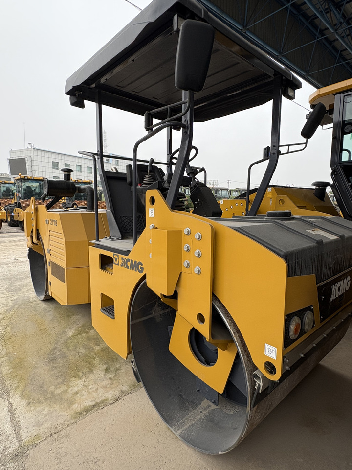 XCMG 8 ton 2Y103 double drum used vibratory road roller compactor 2022 - Rouleau compresseur: photos 5 XCMG 8 ton 2Y103 double drum used vibratory road roller compactor 2022 - Rouleau compresseur: photos 5
