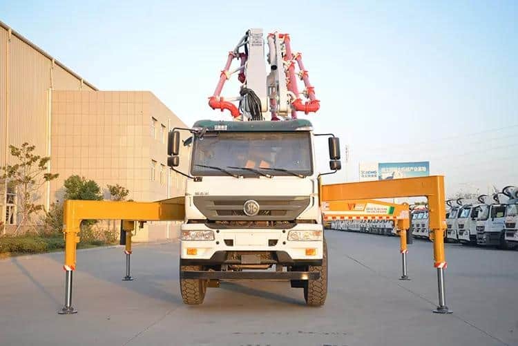 XCMG Factory HB37V Used 37m Concrete Pump Truck - Camion pompe: photos 5 XCMG Factory HB37V Used 37m Concrete Pump Truck - Camion pompe: photos 5