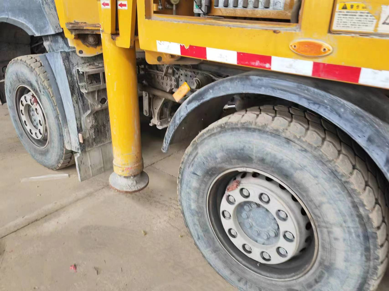 XCMG HB62V Used Swching Concrete Pump Boom Truck in Good Condition - Camion pompe: photos 5 XCMG HB62V Used Swching Concrete Pump Boom Truck in Good Condition - Camion pompe: photos 5
