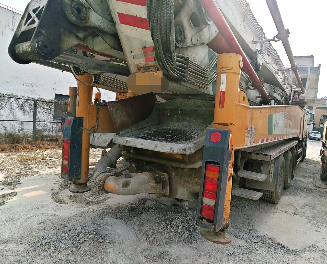 XCMG Manufacturer Second Hand 67m Diesel Hydraulic Concrete Pump HB67V Truck Mounted Concrete Pump Hot Sale - Camion pompe: photos 2 XCMG Manufacturer Second Hand 67m Diesel Hydraulic Concrete Pump HB67V Truck Mounted Concrete Pump Hot Sale - Camion pompe: photos 2