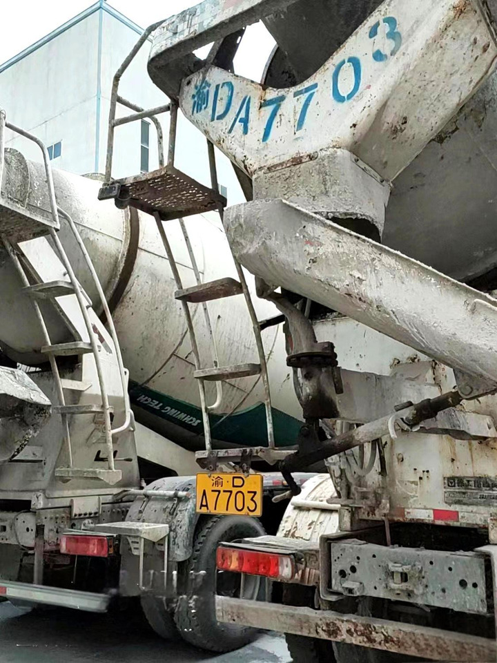 XCMG Manufacturer Used Cement Mixer Truck G4804B 12m³ Truck-mounted Concrete Mixer Truck - Camion malaxeur: photos 4 XCMG Manufacturer Used Cement Mixer Truck G4804B 12m³ Truck-mounted Concrete Mixer Truck - Camion malaxeur: photos 4