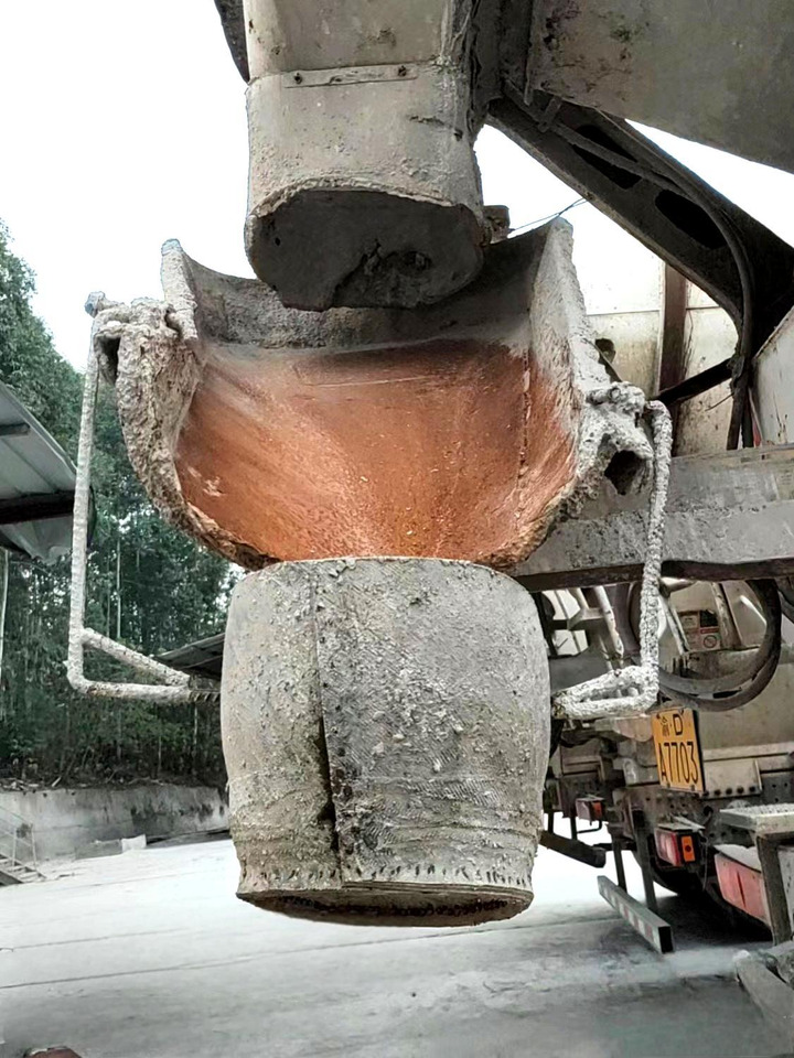 XCMG Manufacturer Used Cement Mixer Truck G4804B 12m³ Truck-mounted Concrete Mixer Truck - Camion malaxeur: photos 5 XCMG Manufacturer Used Cement Mixer Truck G4804B 12m³ Truck-mounted Concrete Mixer Truck - Camion malaxeur: photos 5
