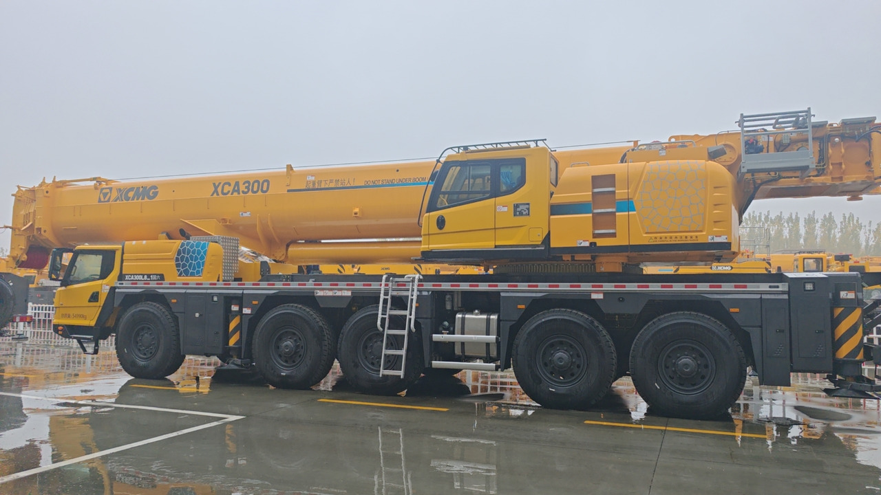 XCMG Official 2024 Year Pick Up Truck Crane 300t XCA300L8_1 Mobile All Terrain Crane Price - Grue tout-terrain: photos 3 XCMG Official 2024 Year Pick Up Truck Crane 300t XCA300L8_1 Mobile All Terrain Crane Price - Grue tout-terrain: photos 3