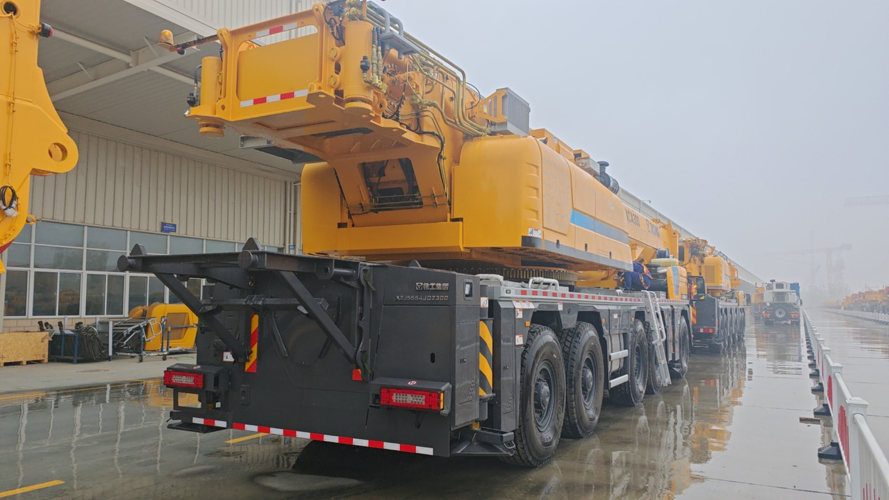 XCMG Official 2024 Year Pick Up Truck Crane 300t XCA300L8_1 Mobile All Terrain Crane Price - Grue tout-terrain: photos 5 XCMG Official 2024 Year Pick Up Truck Crane 300t XCA300L8_1 Mobile All Terrain Crane Price - Grue tout-terrain: photos 5