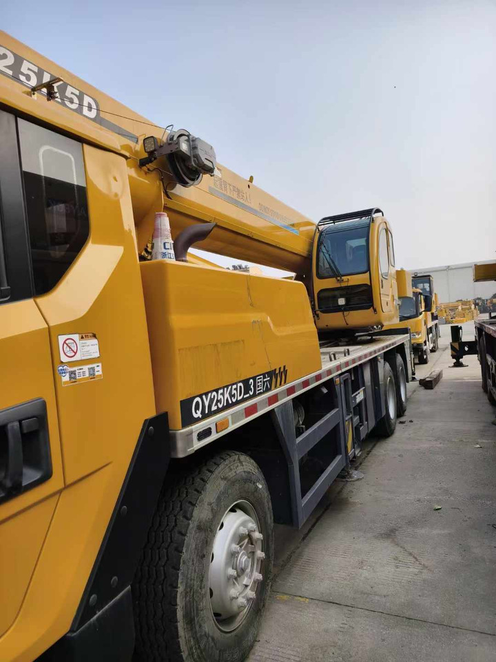 XCMG Official 25 Ton Small Truck Crane QY25K5D-3 Used Mobile Crane Machine With Cheap Price - Grue mobile: photos 3 XCMG Official 25 Ton Small Truck Crane QY25K5D-3 Used Mobile Crane Machine With Cheap Price - Grue mobile: photos 3
