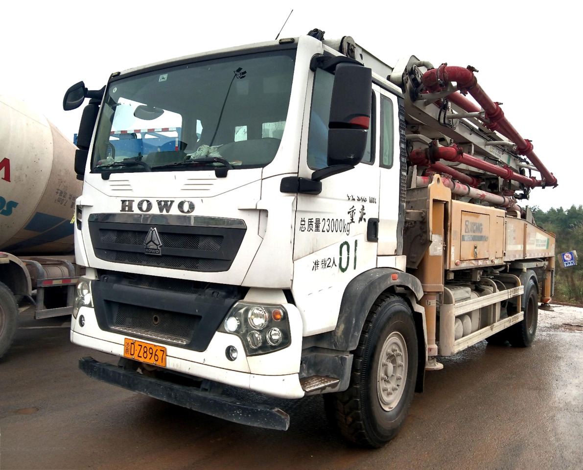 XCMG Official Concrete Machinery HB37V 37m Used Concrete Pump Truck With High Quality - Camion pompe: photos 3 XCMG Official Concrete Machinery HB37V 37m Used Concrete Pump Truck With High Quality - Camion pompe: photos 3