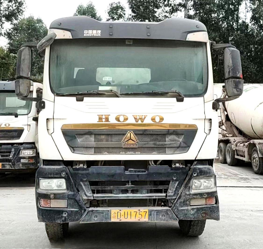 XCMG Official G4804B 12cubic Used Hydraulic Diesel Concrete Mixer Truck Second Hand Cement Mixers Sale - Camion malaxeur: photos 3 XCMG Official G4804B 12cubic Used Hydraulic Diesel Concrete Mixer Truck Second Hand Cement Mixers Sale - Camion malaxeur: photos 3