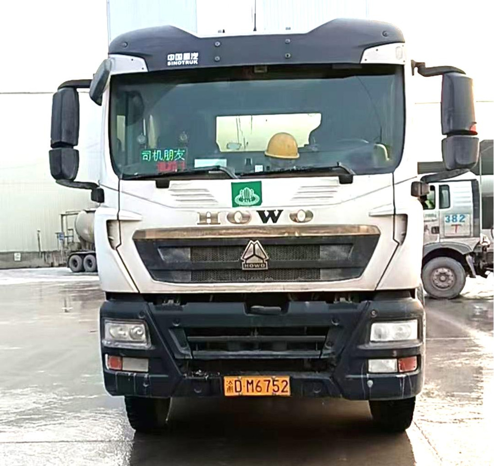 XCMG Official G4804B Second Hand Mobile Concrete Mixer Truck 12m³ Construction Cement Mixer - Camion malaxeur: photos 3 XCMG Official G4804B Second Hand Mobile Concrete Mixer Truck 12m³ Construction Cement Mixer - Camion malaxeur: photos 3