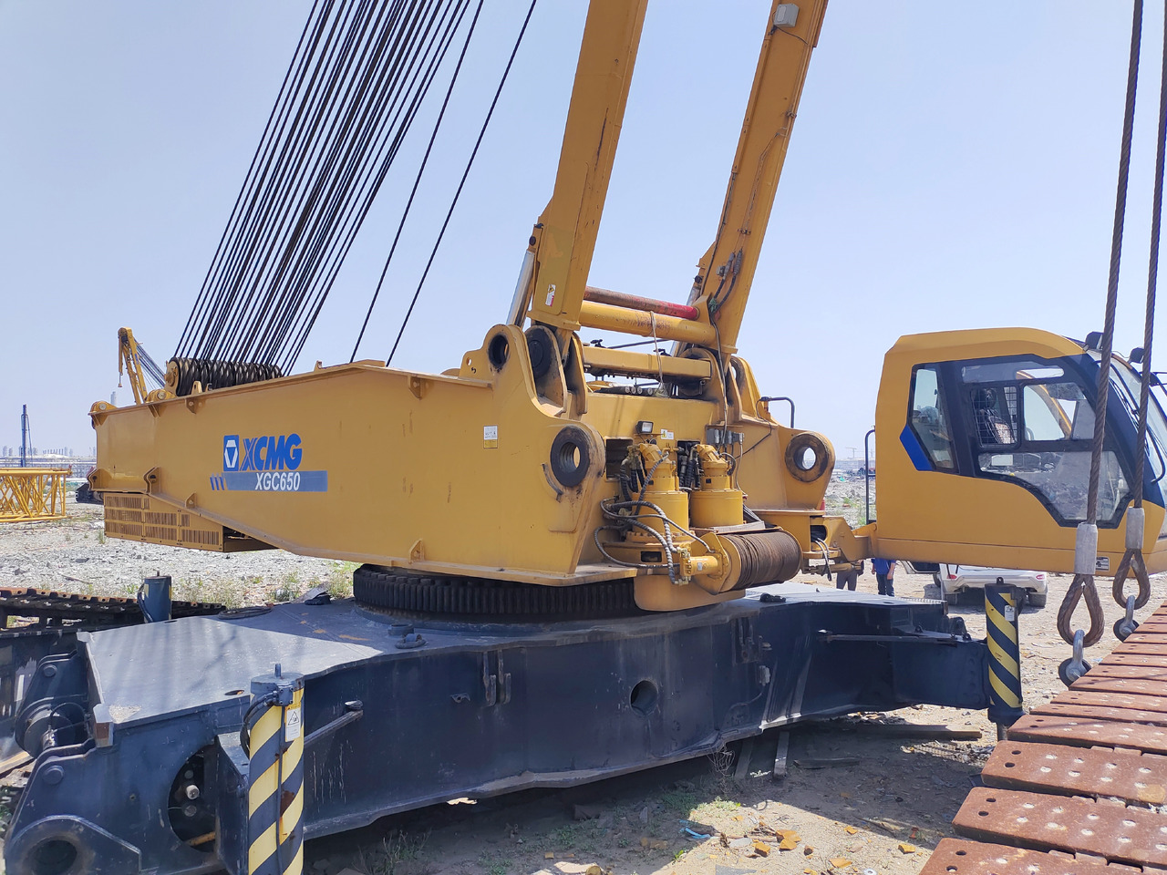 XCMG Official Hydraulic Lifting Crawler Crane XGC650 650 Used Mobile Crane Price For Sale - Grue sur chenilles: photos 4 XCMG Official Hydraulic Lifting Crawler Crane XGC650 650 Used Mobile Crane Price For Sale - Grue sur chenilles: photos 4