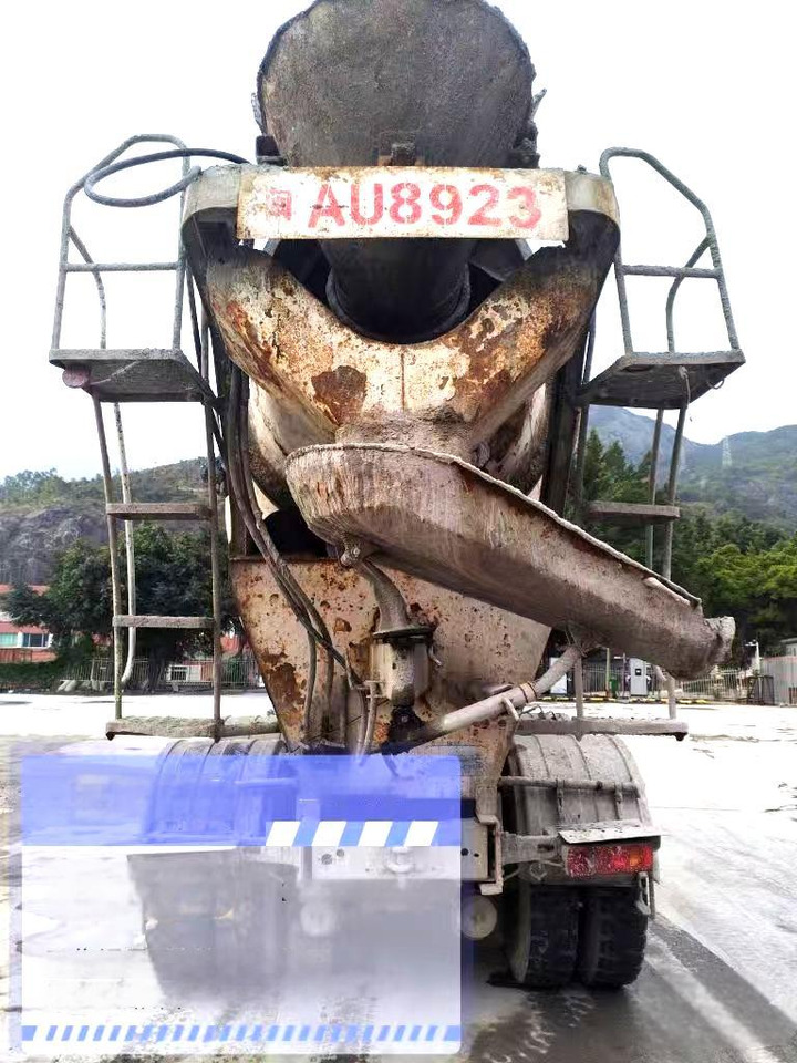 XCMG Official Second Hand Cement Mixer Machine G4804B 12m³ Concrete Mixer Truck Price - Camion malaxeur: photos 4 XCMG Official Second Hand Cement Mixer Machine G4804B 12m³ Concrete Mixer Truck Price - Camion malaxeur: photos 4